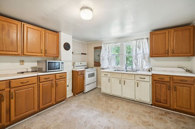 61 Brazzle Rd, Waverly, TN 37185