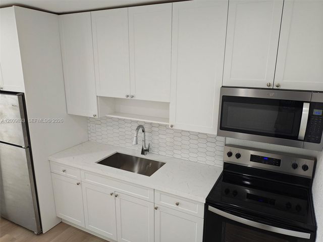 11412 NW 11th Ave B, Miami, FL 33168