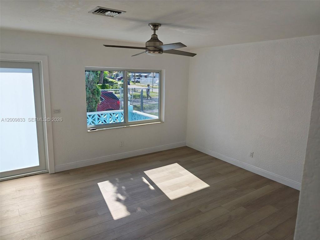 11412 NW 11th Ave B, Miami, FL 33168