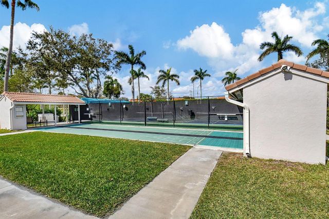 9718 Harbour Lake Circle, Boynton Beach, FL 33437