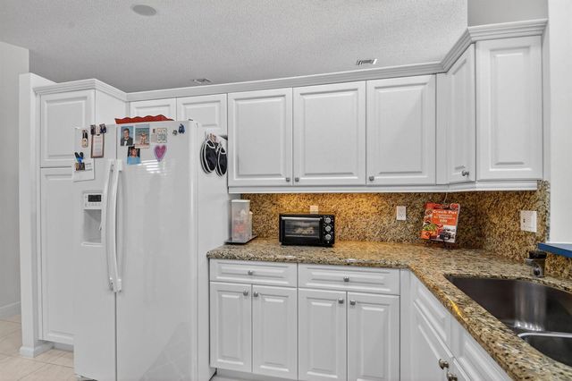 9718 Harbour Lake Circle, Boynton Beach, FL 33437