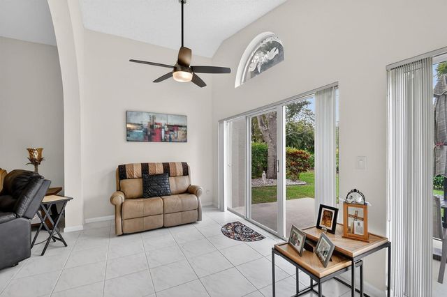 9718 Harbour Lake Circle, Boynton Beach, FL 33437