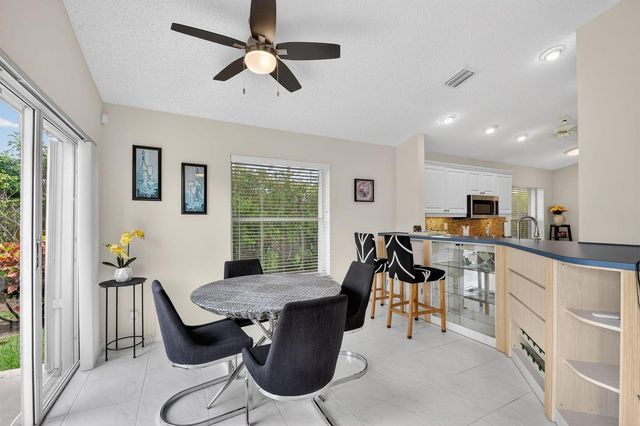 9718 Harbour Lake Circle, Boynton Beach, FL 33437