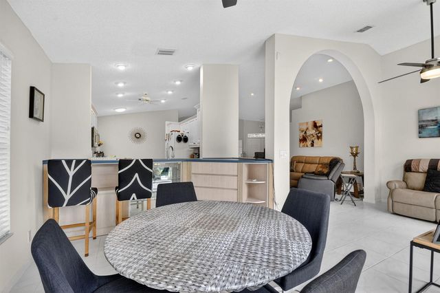 9718 Harbour Lake Circle, Boynton Beach, FL 33437