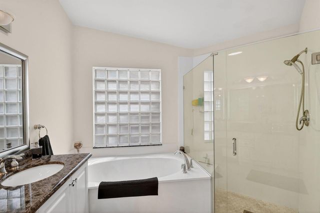 9718 Harbour Lake Circle, Boynton Beach, FL 33437