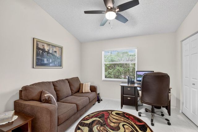 9718 Harbour Lake Circle, Boynton Beach, FL 33437