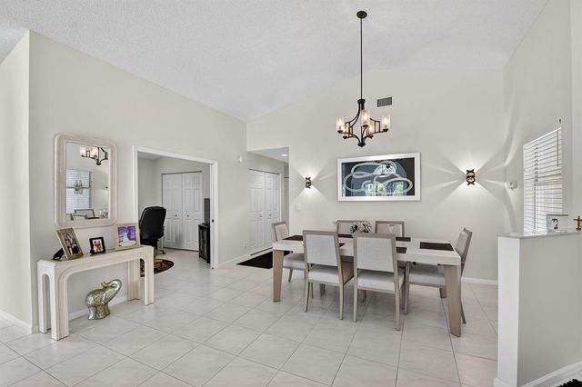 9718 Harbour Lake Circle, Boynton Beach, FL 33437