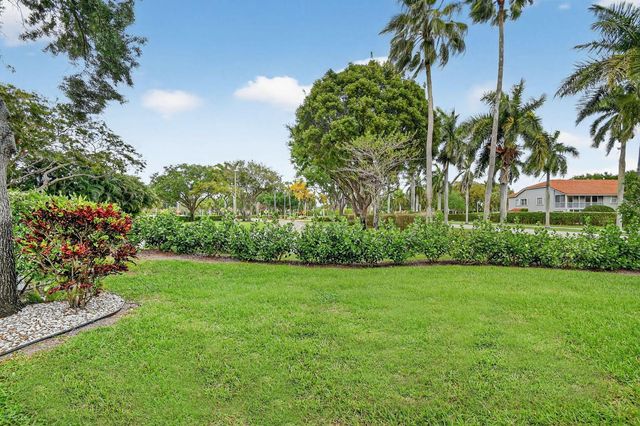 9718 Harbour Lake Circle, Boynton Beach, FL 33437