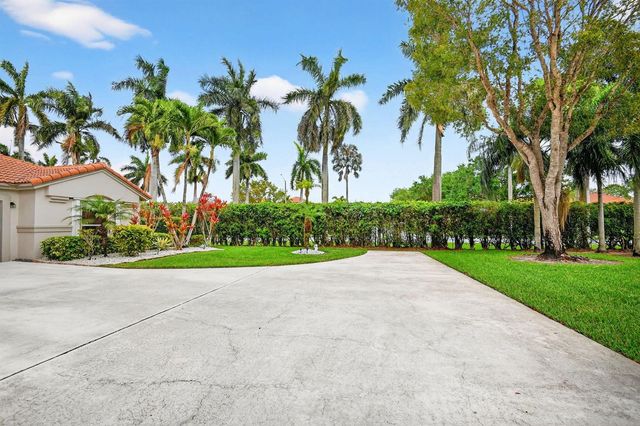 9718 Harbour Lake Circle, Boynton Beach, FL 33437
