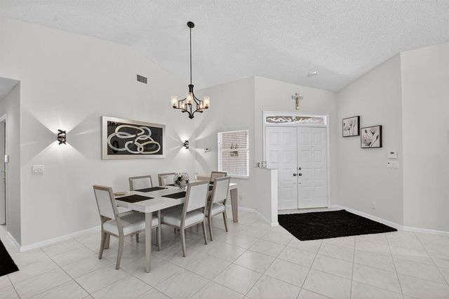 9718 Harbour Lake Circle, Boynton Beach, FL 33437