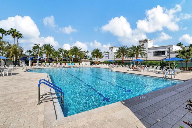 9718 Harbour Lake Circle, Boynton Beach, FL 33437