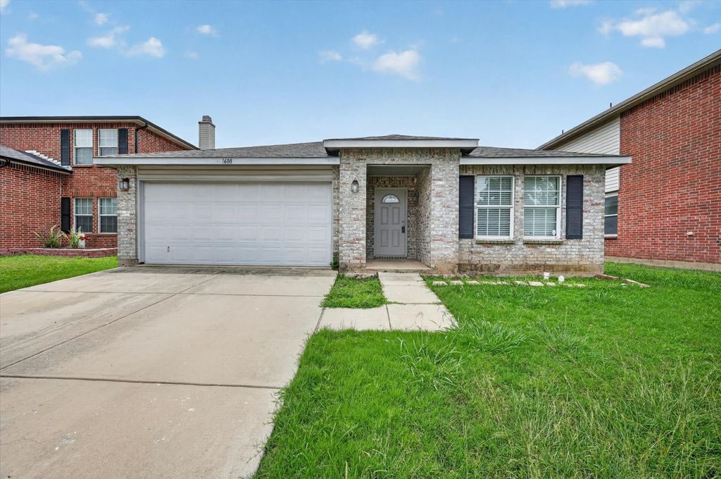 1608 Diamond Lake Trail, Fort Worth, TX 76247