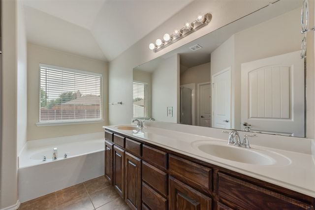 1077 Hampton Bay Drive, Rockwall, TX 75087