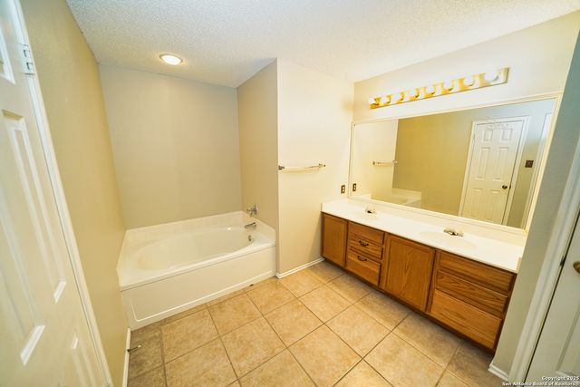 3935 Knollcross, San Antonio, TX 78247