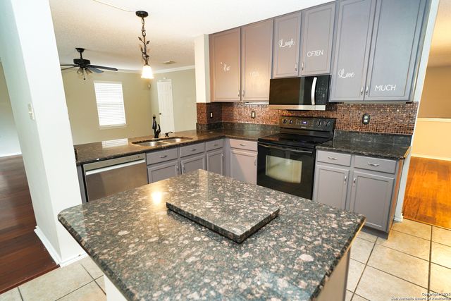 3935 Knollcross, San Antonio, TX 78247