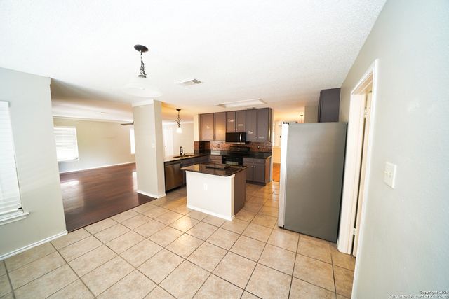3935 Knollcross, San Antonio, TX 78247