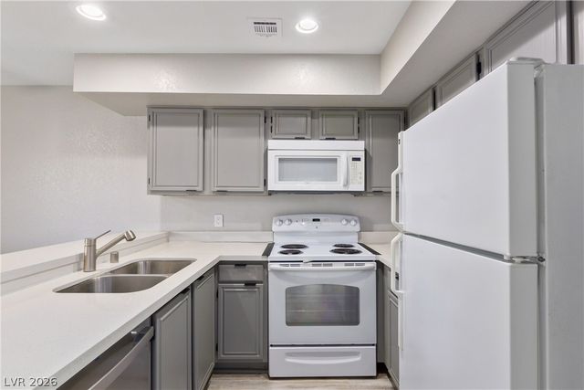 2220 Pine Breeze Lane 101, Las Vegas, NV 89119