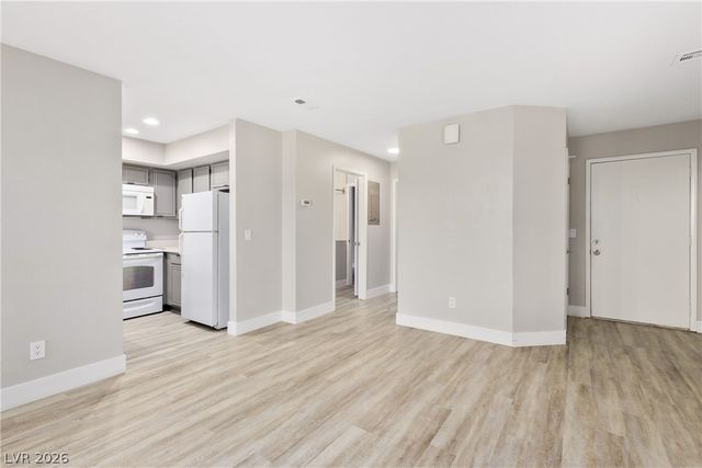 2220 Pine Breeze Lane 101, Las Vegas, NV 89119