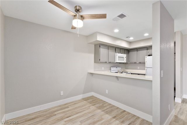 2220 Pine Breeze Lane 101, Las Vegas, NV 89119