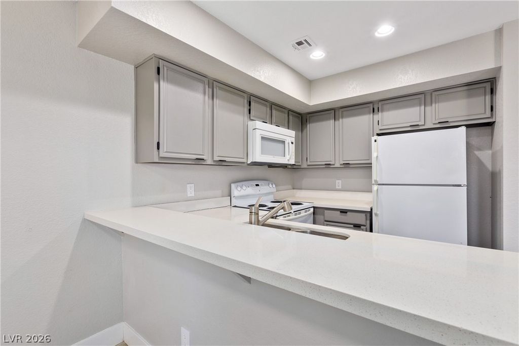 2220 Pine Breeze Lane 101, Las Vegas, NV 89119