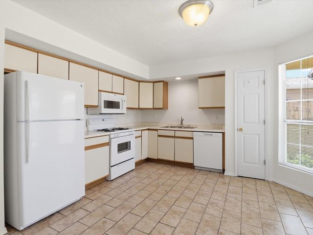 2012 Strawberry Place NE, Rio Rancho, NM 87144