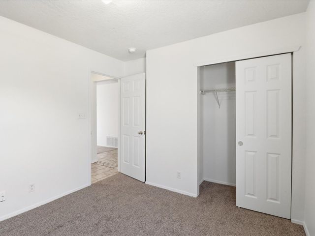 2012 Strawberry Place NE, Rio Rancho, NM 87144