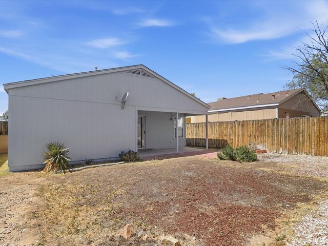 2012 Strawberry Place NE, Rio Rancho, NM 87144