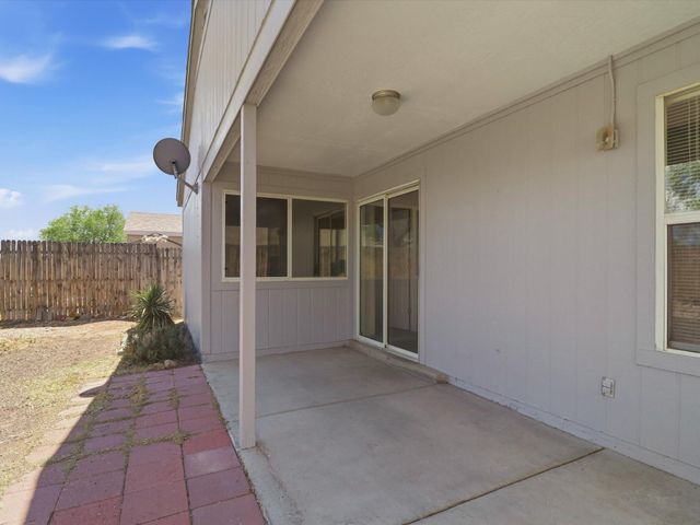 2012 Strawberry Place NE, Rio Rancho, NM 87144