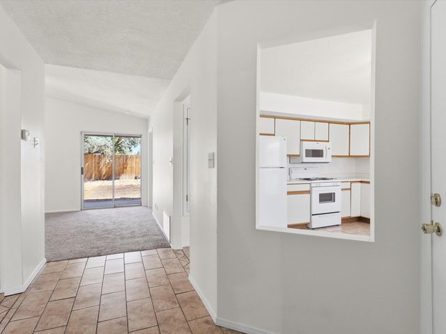 2012 Strawberry Place NE, Rio Rancho, NM 87144