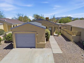 2012 Strawberry Place NE, Rio Rancho, NM 87144