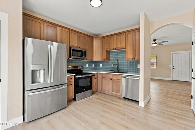 803 W LYDIA Lane, Phoenix, AZ 85041