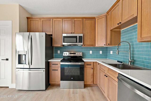 803 W LYDIA Lane, Phoenix, AZ 85041