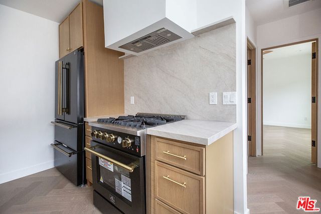 1804 E Glenoaks Boulevard, Glendale, CA 91206