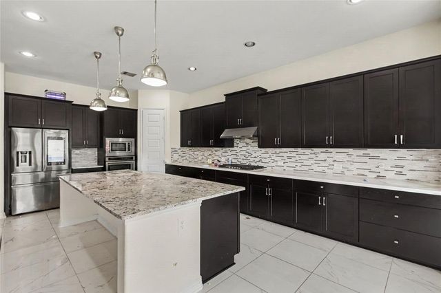 10467 Lake Palmetto Drive, Conroe, TX 77385