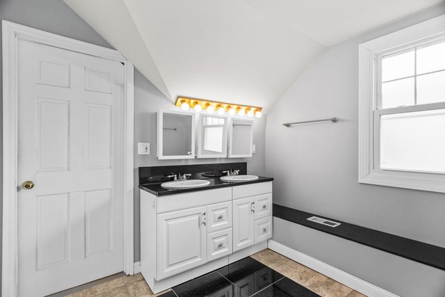 2158 N 74th Avenue, Elmwood Park, IL 60707