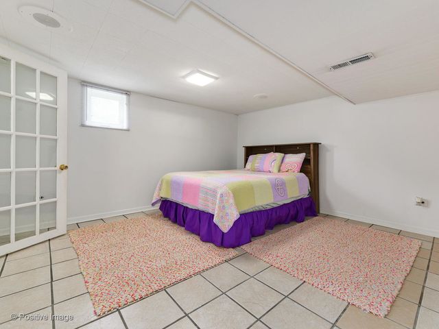 2158 N 74th Avenue, Elmwood Park, IL 60707