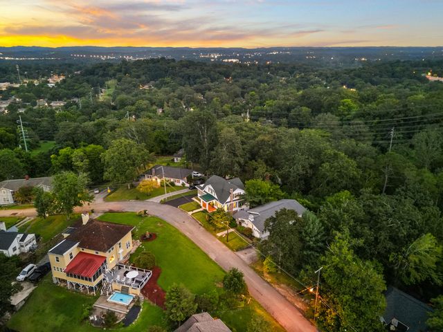 3310 Alta Vista Drive, Chattanooga, TN 37411