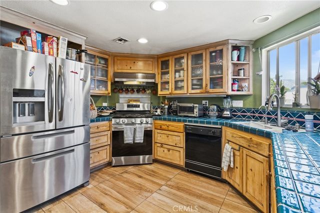 1941 Glenoaks 190, San Fernando, CA 91340