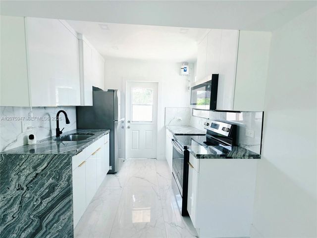 5301 NE 17th Avenue -, Pompano Beach, FL 33064