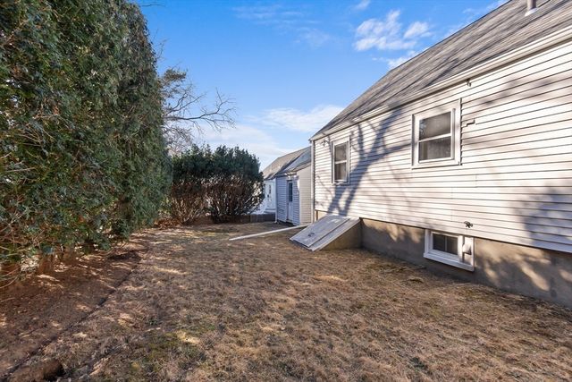 20 Rosedale Rd, Watertown, MA 02472