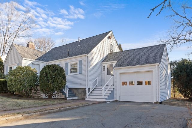 20 Rosedale Rd, Watertown, MA 02472
