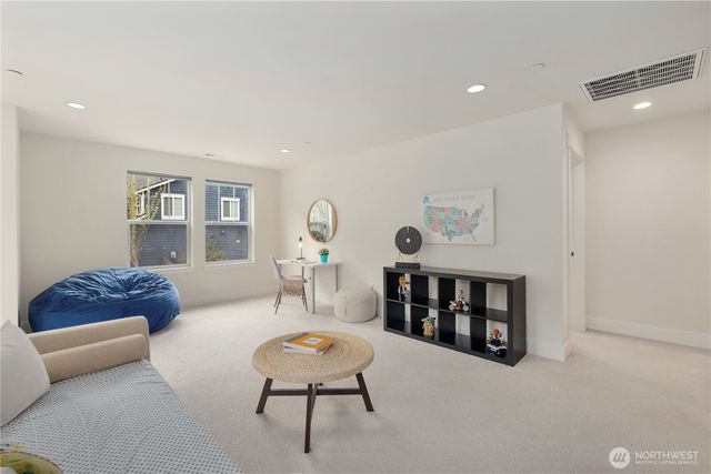 856 224th Avenue NE, Sammamish, WA 98074