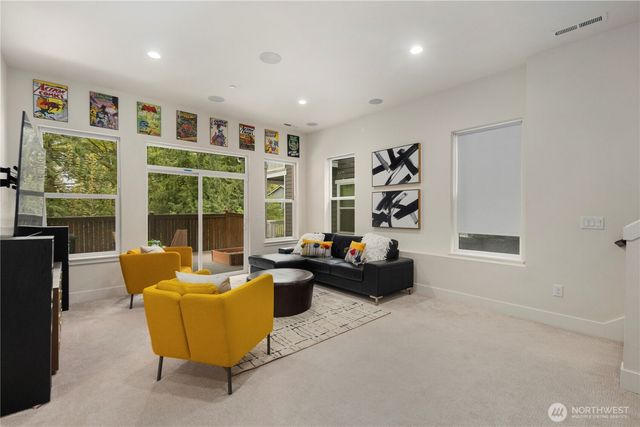 856 224th Avenue NE, Sammamish, WA 98074