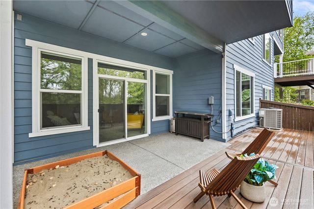 856 224th Avenue NE, Sammamish, WA 98074