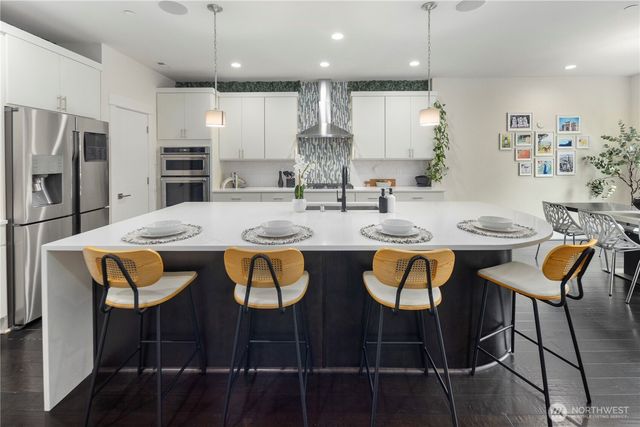 856 224th Avenue NE, Sammamish, WA 98074
