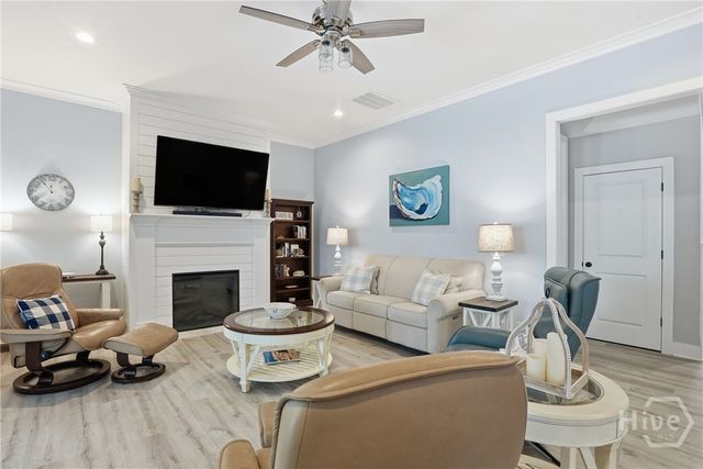 240 Blackjack Oak Drive W, Richmond Hill, GA 31324