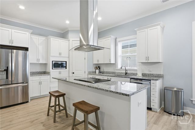 240 Blackjack Oak Drive W, Richmond Hill, GA 31324