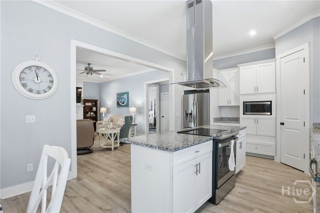 240 Blackjack Oak Drive W, Richmond Hill, GA 31324