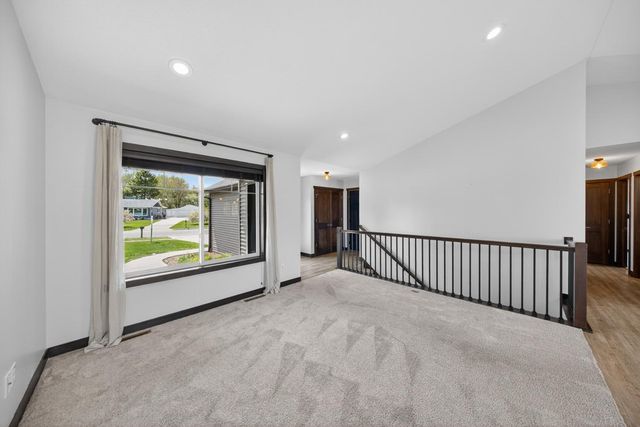 36 Sunnydale Lane SE, Rochester, MN 55904