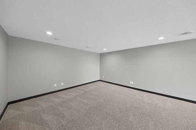 36 Sunnydale Lane SE, Rochester, MN 55904